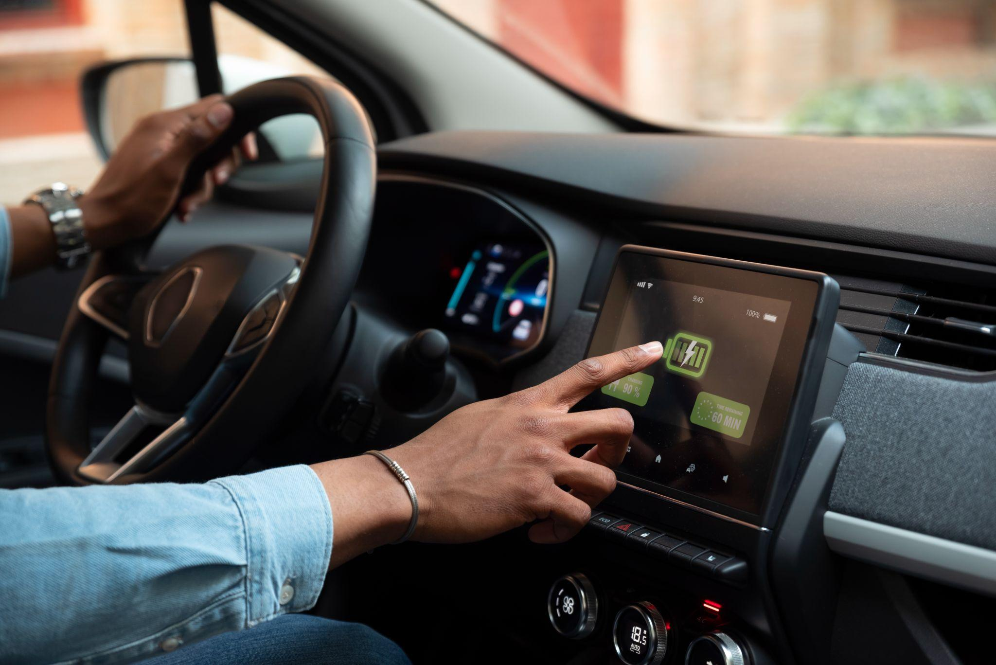 Does tesla have apple carplay or android auto?